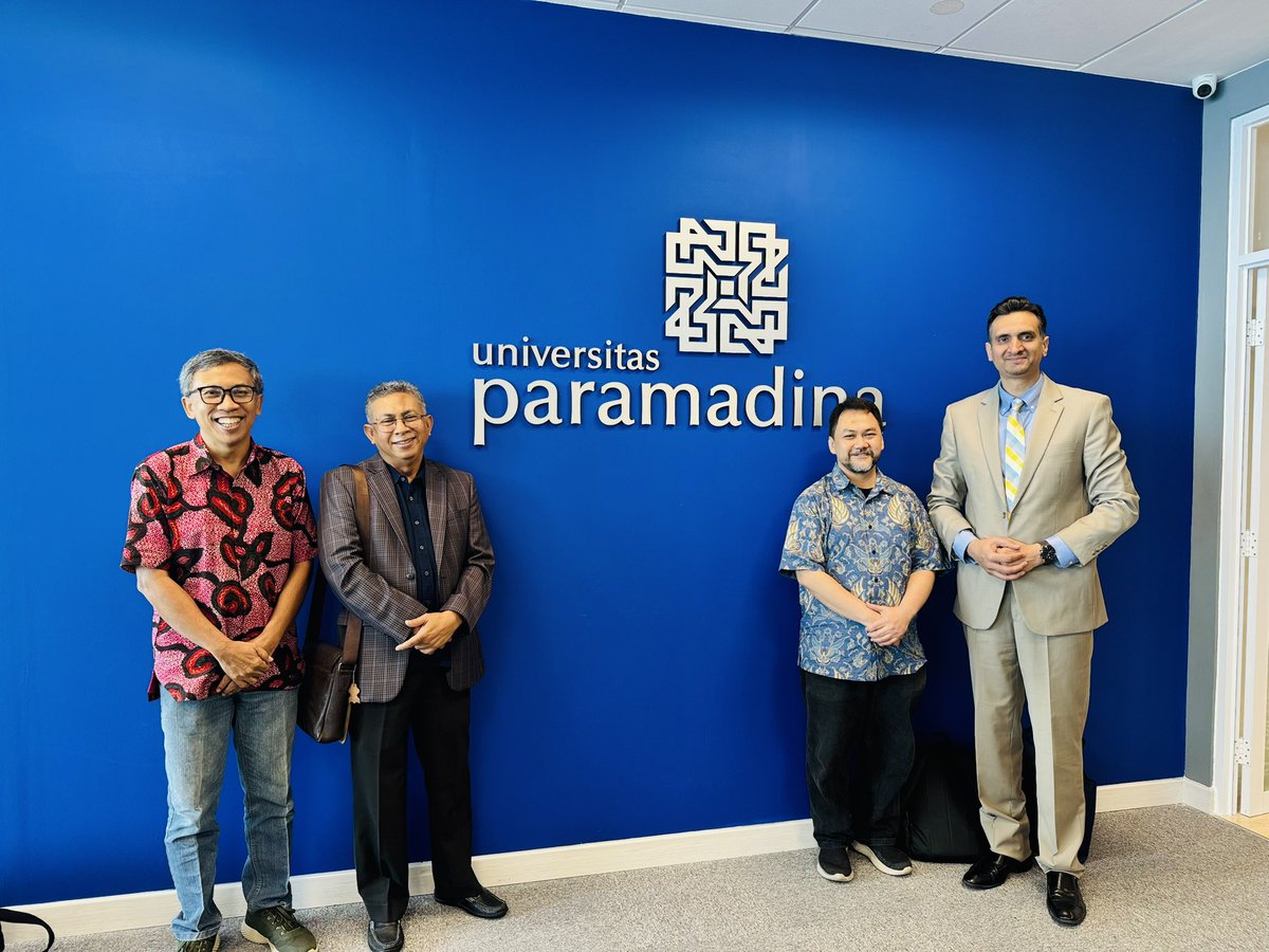 Had a fantastic experience presenting my work on Technology’s Role in Shaping Political Reality: The Crisis of Trust at the Paramadina Graduate School of Communication, Jakarta, Indonesia yesterday. A heartfelt thanks to faculty, staff, &amp; students for the  warm hospitality.