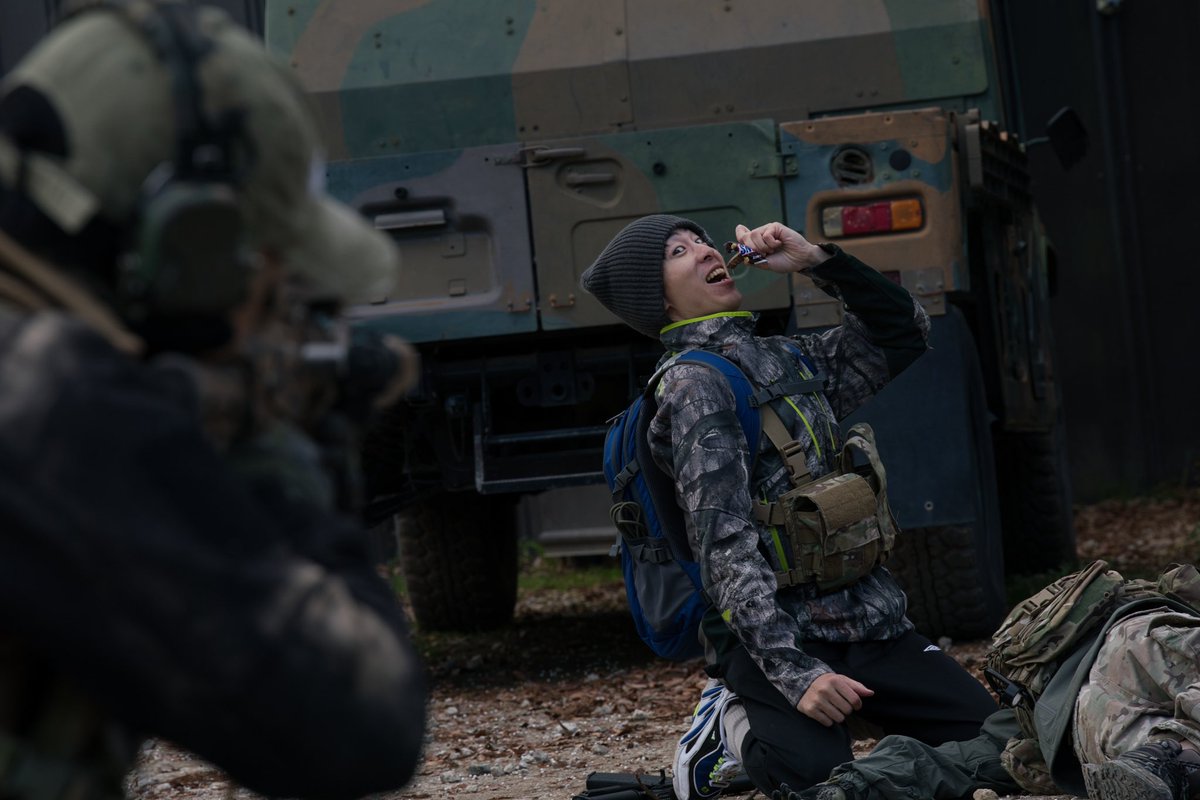 koyachan14's tweet photo. 『1人やった』

Scav:@nakanohito_sam 
USEC死体:@emt_mizinko2 
📸:@Hamburg_GER、@ho___riX 
#関東タルコフサバゲー4 
#EscapefromTarkov https://t.co/udwFSIPB2T