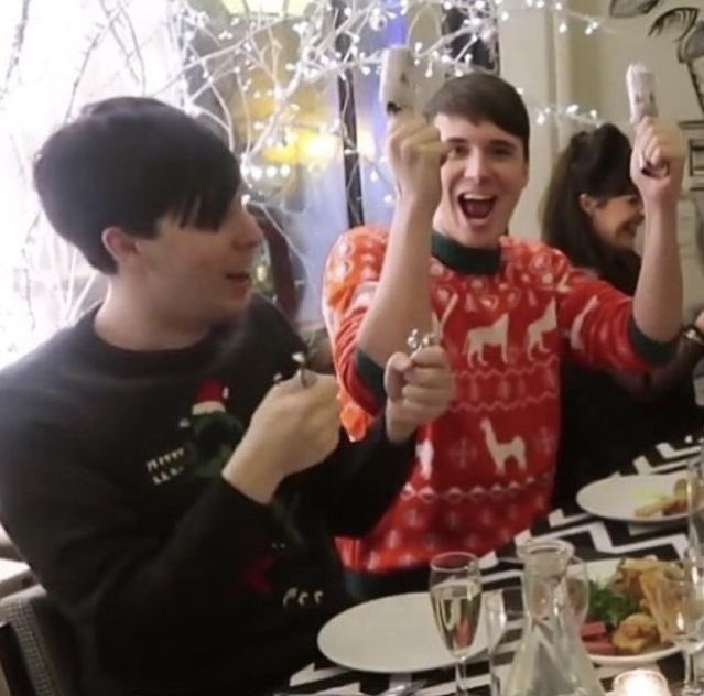 amazingphart's tweet photo. another interactive 🧵 ☃︎⋆꙳•❅*ִ

POV: it's the Holiday season and you get personally invited to have a festive dinner at Dan and Phil's house!!

⋆⁺₊❅. plz remember this is a safe space, and it's just for fun!

hope u all enjoy 🩵
⋆⋅•⋅⊰∙∘⋆ ❆ ⋆∘∙⊱⋅•⋅⋆ https://t.co/F0yQ9kYIi8