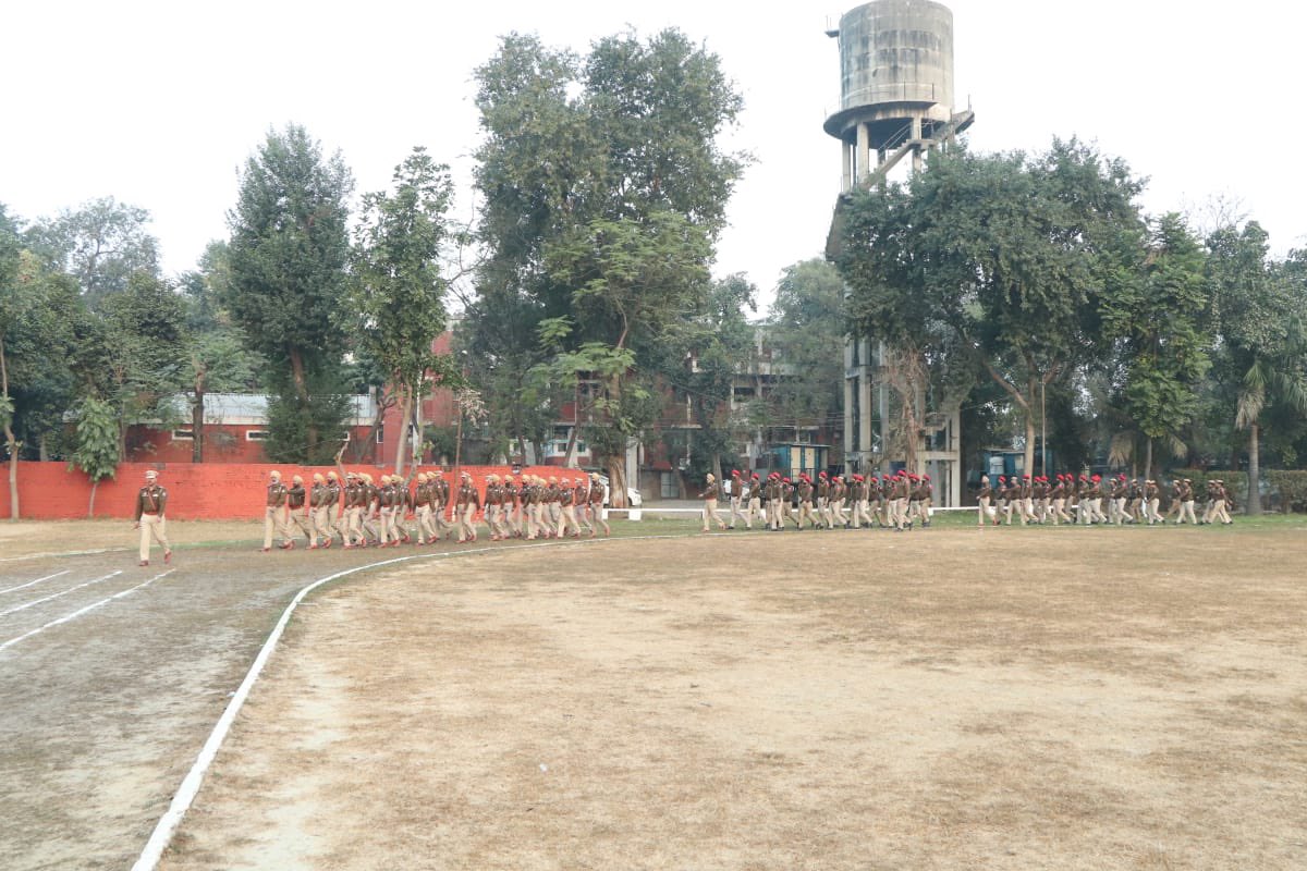Jal_R_Police's tweet image. SSP Jalandhar Rural conducted a general parade today, focusing on training, discipline, and operational readiness to ensure effective policing and public safety. The event saw active participation from officers and staff across various ranks. #GeneralParade