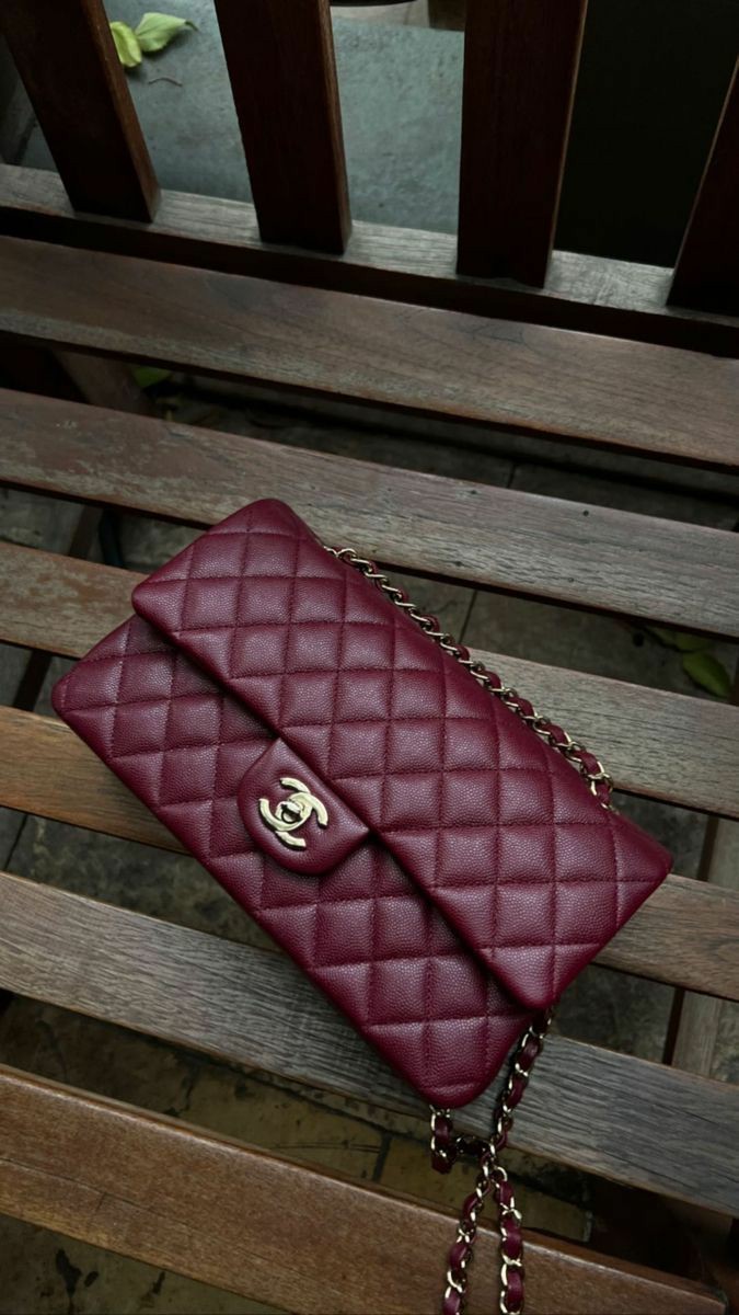 Outfit_Luxy's tweet photo. Chanel bag https://t.co/5w2VezE66P