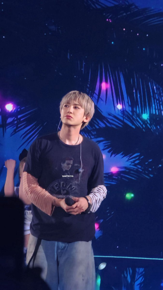 bacotannuna's tweet photo. I TAKEEEEE THIS PHOTO HUE HUE HUE CAKEP LO BEGITU? IYA EMANG CAKEP BUSET KATA GUETEH.  
😭😭😭😭😭😭❤️❤️❤️❤️

#CHANYEOLinJAKARTA #CHANYEOL_都市風景_City_scape #chanyeol @weareoneEXO 😭❤️ #souncheck #CHANYEOL_都市風景_City_scape_in_JKT https://t.co/Qv0XM28IpL
