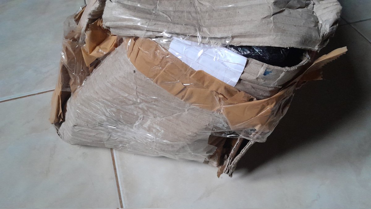 tgyuubearr's tweet photo. MARAHHHHHH BANGETTTTTTTT MARAHHHHHHHH!!!!!!
1. dus ancurrrrr, penyok di segala sisi (dus indomie ntah baru atau bekas)
2. setiap album di pack bbw selapis
3. 3 pc pob di timpuk di satu toplo tipisssss dan meleyot2 tanpa yb
4. album kningt melengkung ketimpa 2 album lainnya https://t.co/53DKaqVkRa
