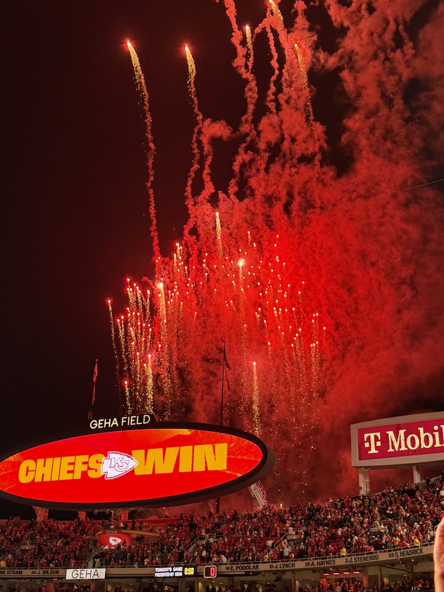 rbkhgrace's tweet photo. go chiefs bitches https://t.co/et0BZhz5mZ