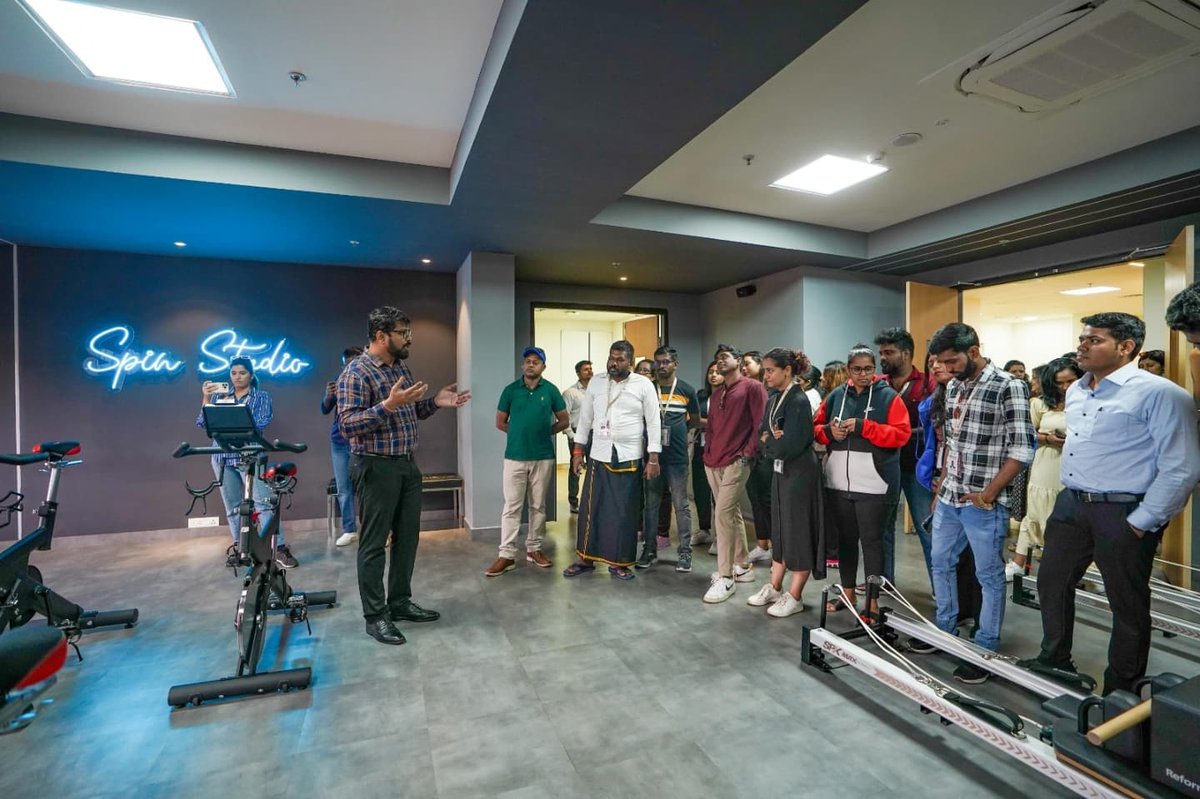 diaspora_india's tweet image. Participants of the #79KIP visited the iconic Kalinga Stadium in Bhubaneswar & indulged into Odisha's rich hockey legacy. They learnt about the state's pivotal role in promoting hockey on the global stage & its achievements in hosting the Hockey World Cup.
#KnowIndiaProgramme