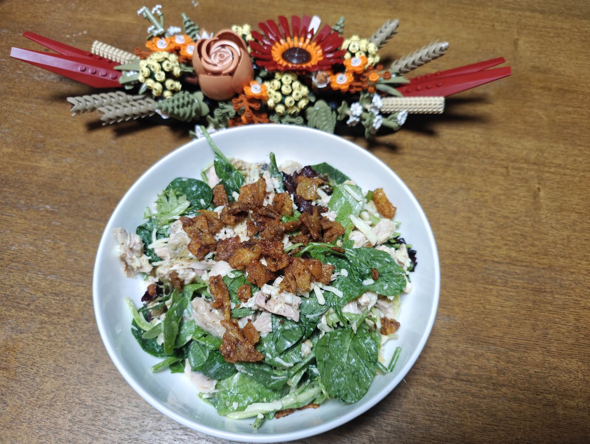 JLockeTV's tweet photo. LEGO flowers make a great backdrop to your food pics https://t.co/KdJuEOs33M