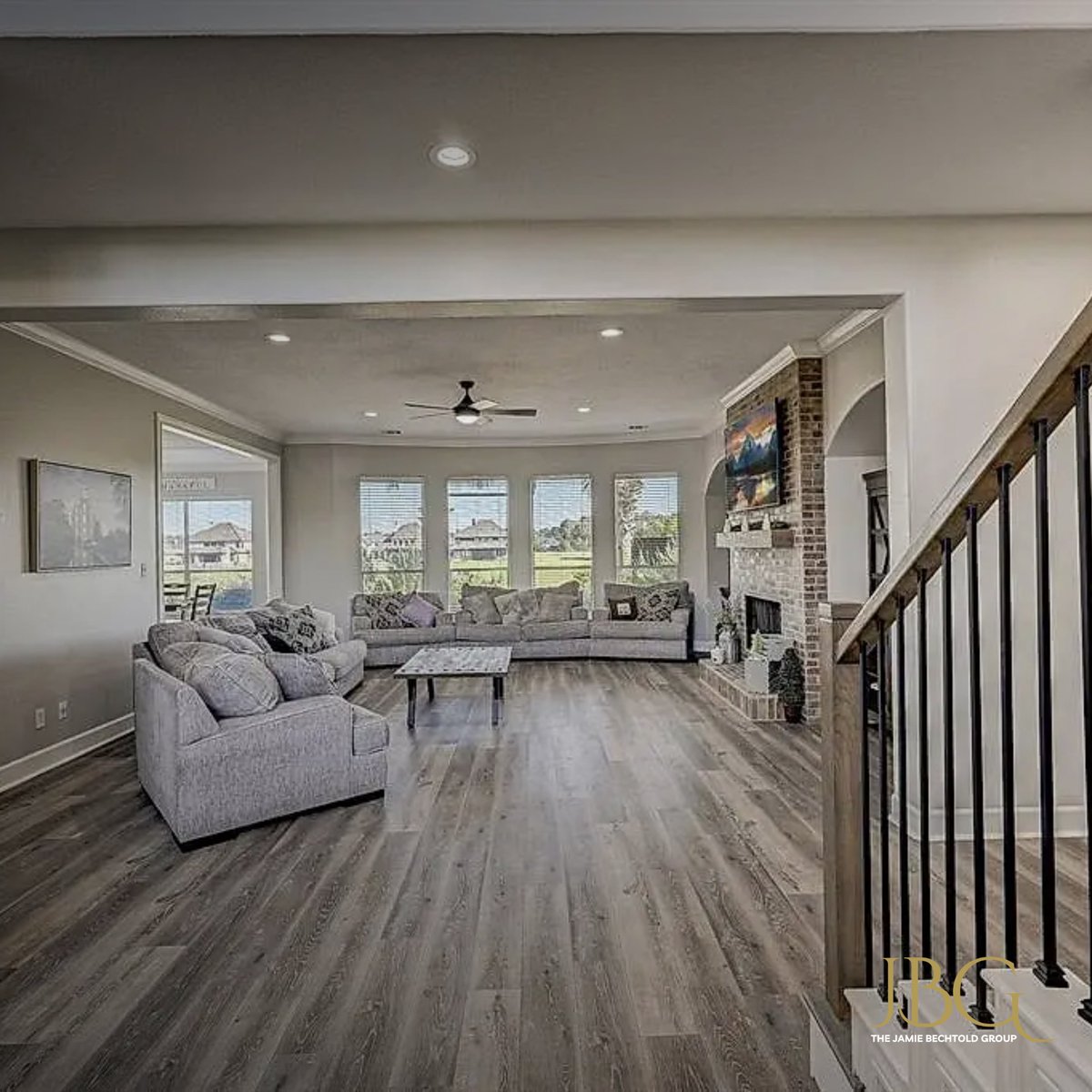 Jamie_Bechtold's tweet photo. 📷 Welcome to 18952 Harbor Side Blvd—a Stunning Waterfront Retreat nestled in the prestigious gated community of Harbor Side on Lake Conroe!
📷 Flip through the details: https://t.co/uT2JXnv932
📷 Ready to make it yours? Call 936-310-4201 #JamieBechtoldGroup #exprealty #luxury https://t.co/pSZN5OvwE6