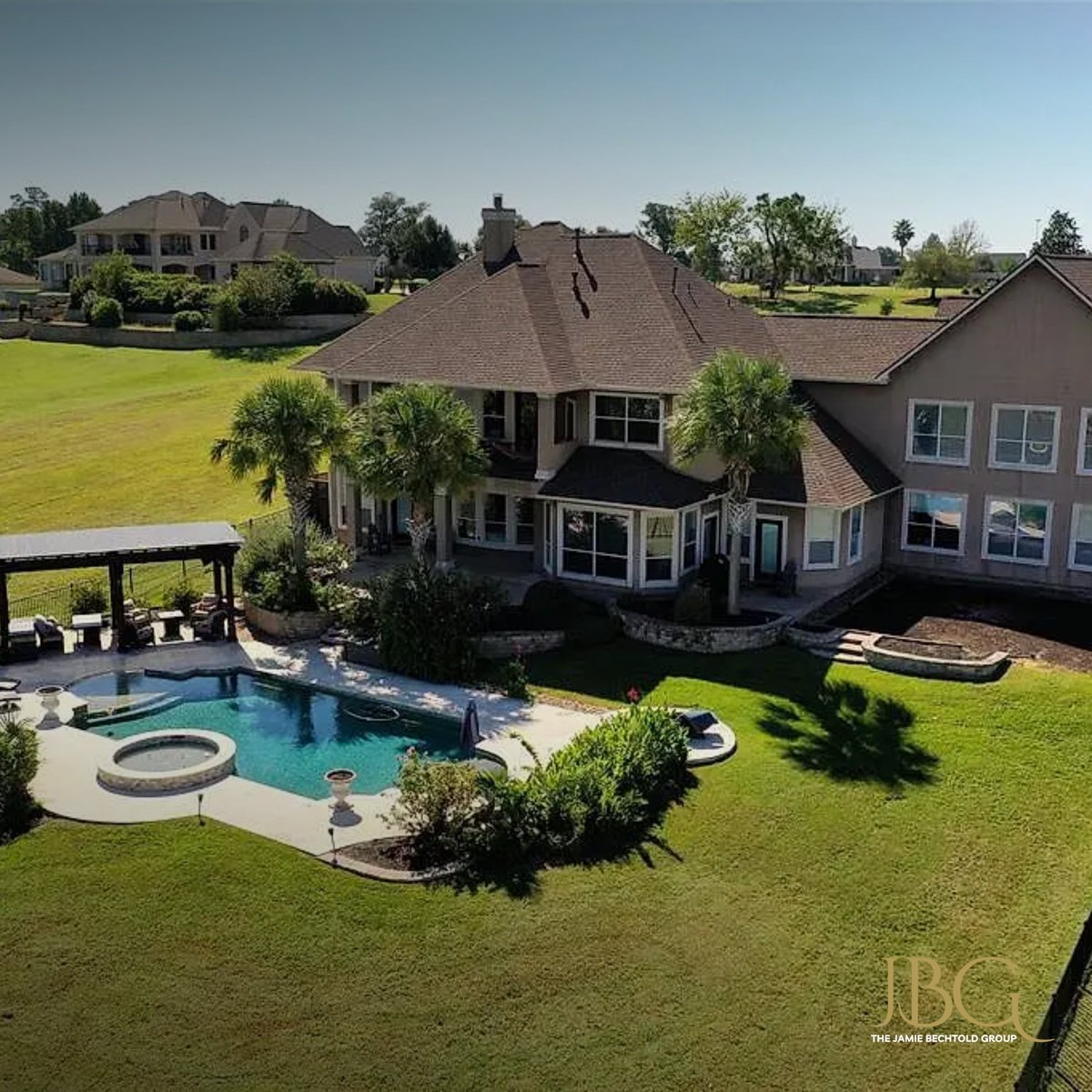 Jamie_Bechtold's tweet photo. 📷 Welcome to 18952 Harbor Side Blvd—a Stunning Waterfront Retreat nestled in the prestigious gated community of Harbor Side on Lake Conroe!
📷 Flip through the details: https://t.co/uT2JXnv932
📷 Ready to make it yours? Call 936-310-4201 #JamieBechtoldGroup #exprealty #luxury https://t.co/pSZN5OvwE6