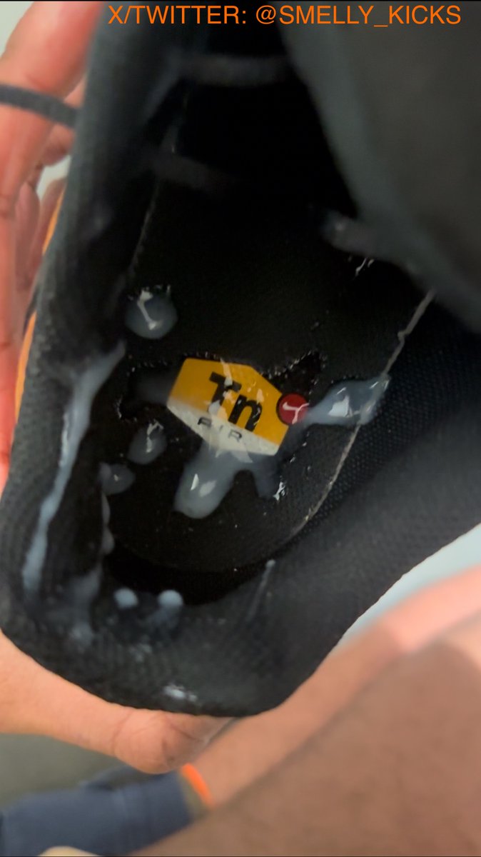 smelly_kicks tweet media
