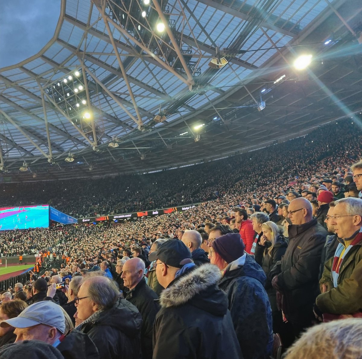 SteveMovesAbout's tweet photo. Thank you, @Michailantonio, especially for all you did to get us into Europe and then those magical nights under the lights - that Sevilla game was something I'll never forget. 🙏

Get well soon big man. A true West Ham legend who has always given us everything. ⚒️

#COYI https://t.co/UHqBCW40pp