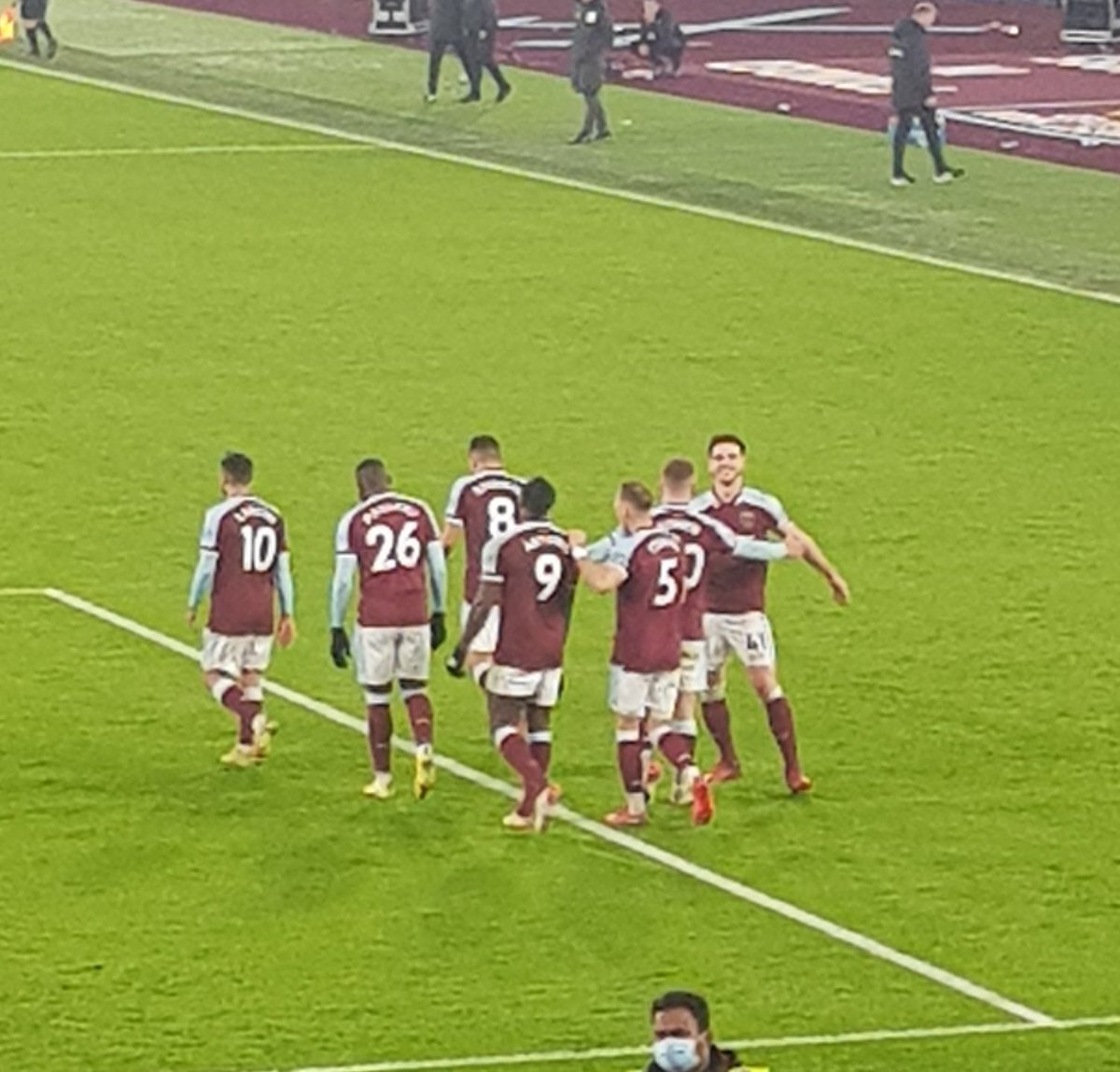 SteveMovesAbout's tweet photo. Thank you, @Michailantonio, especially for all you did to get us into Europe and then those magical nights under the lights - that Sevilla game was something I'll never forget. 🙏

Get well soon big man. A true West Ham legend who has always given us everything. ⚒️

#COYI https://t.co/UHqBCW40pp