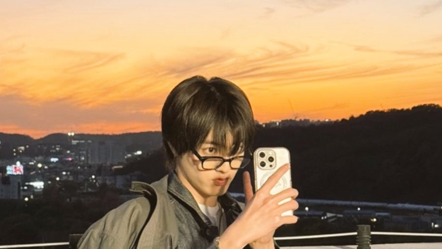 watanabewyou's tweet photo. sunset and haruto♡ https://t.co/Cz92aDMCMF