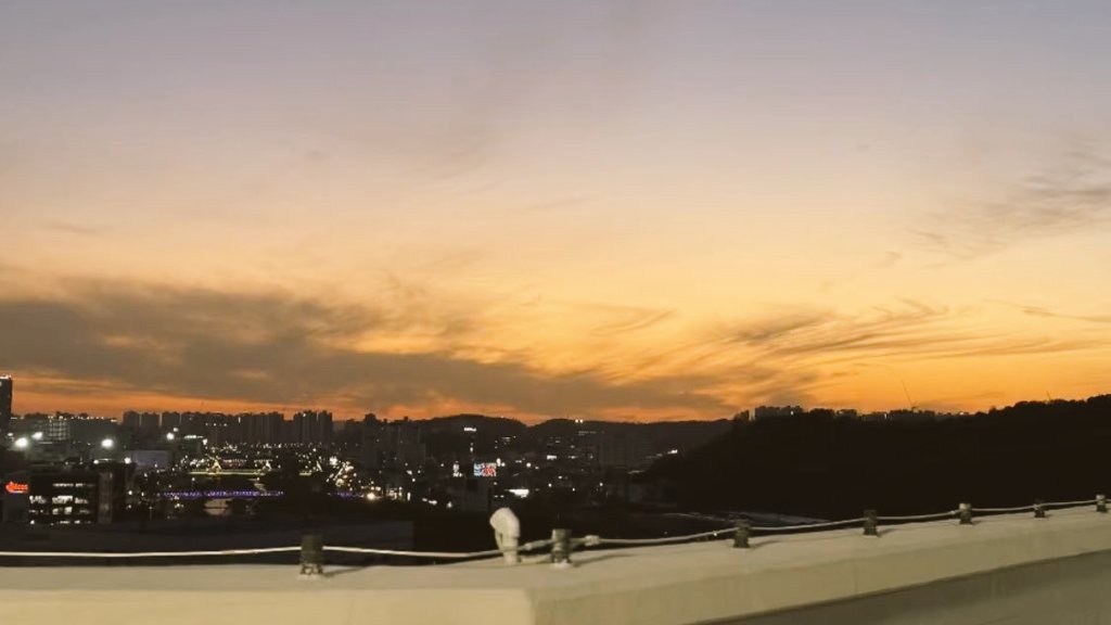 watanabewyou's tweet photo. sunset and haruto♡ https://t.co/Cz92aDMCMF