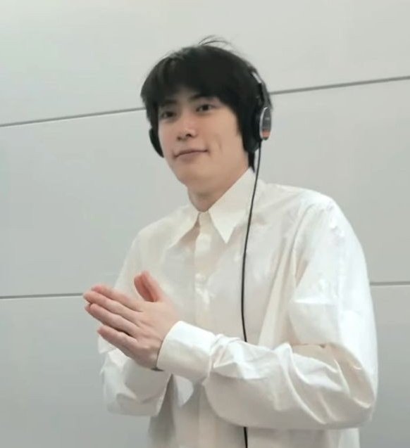 단추 목끝까지 채운거 왤케 좋지
