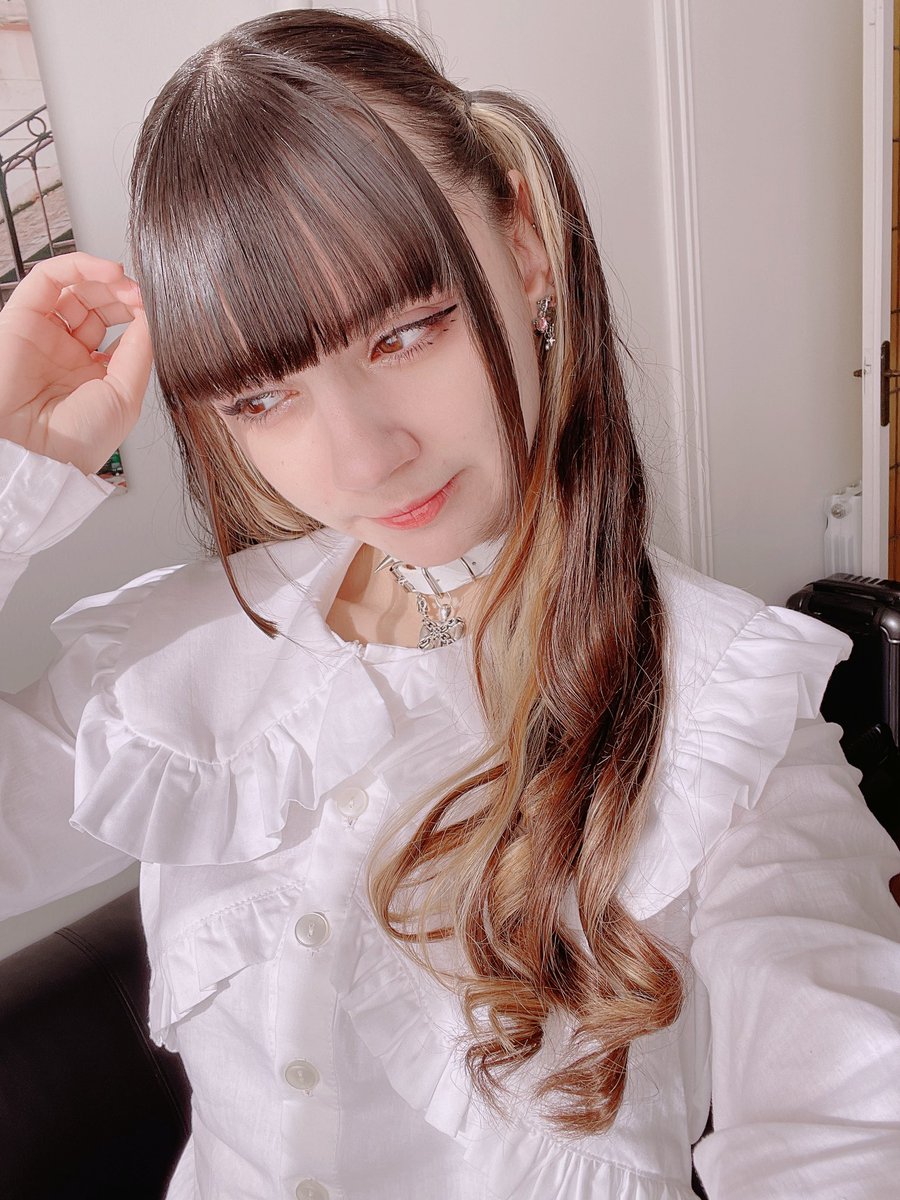 ureeshii_'s tweet photo. Este finde lo he pasado genial en manga bcn 🪽🤍🤍 pude ver a gente bonita y disfrutar cantando una vez más !!! https://t.co/LiEcf9B62a
