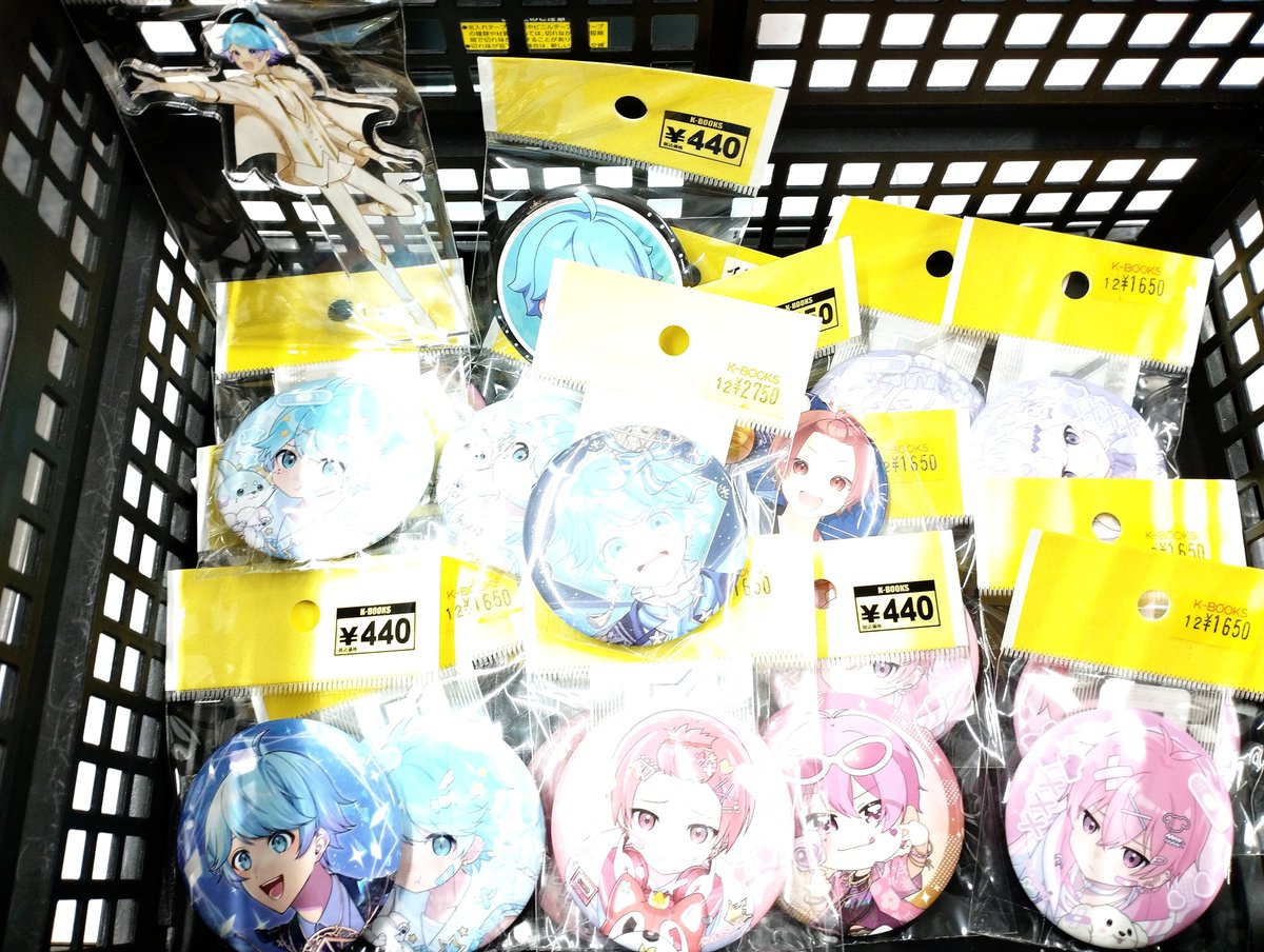 入荷情報】 いれいす 缶バッジ、アクキーなど 各種グッズが入荷しま 