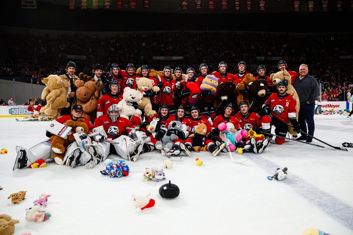 pdxwinterhawks's tweet photo. A record-breaking night at the VMC 😍

Thank you Hawks fans for helping bring back the Teddy Bear Toss in style! https://t.co/XdWpzmROWd