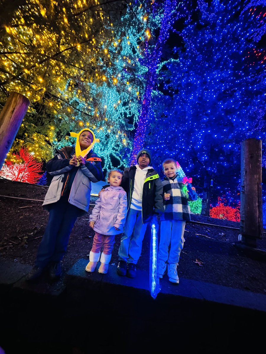 DiontaKevon's tweet photo. ❄️ 🎄 https://t.co/Xuk7WIQRrH