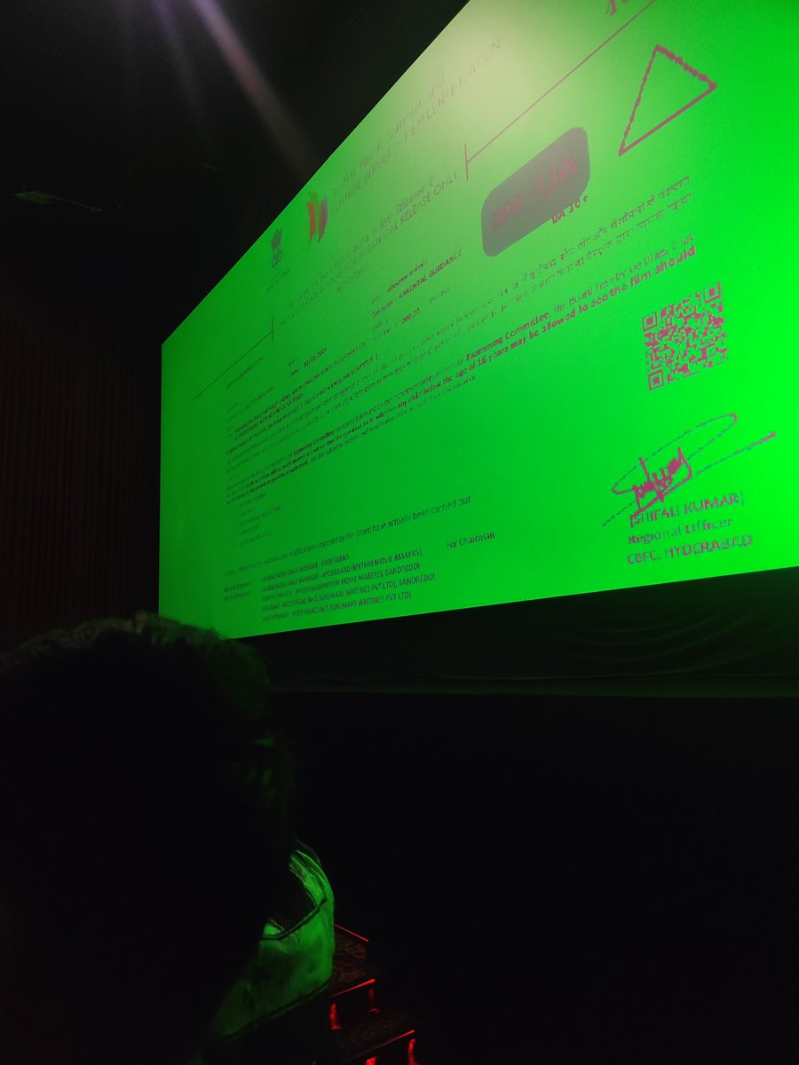 ratan_dixit_'s tweet photo. What is this behaviour @_PVRCinemas Ujjain!.. Screen is Red! Show is not On-time! #Pushpa2 https://t.co/H4mzjYK237