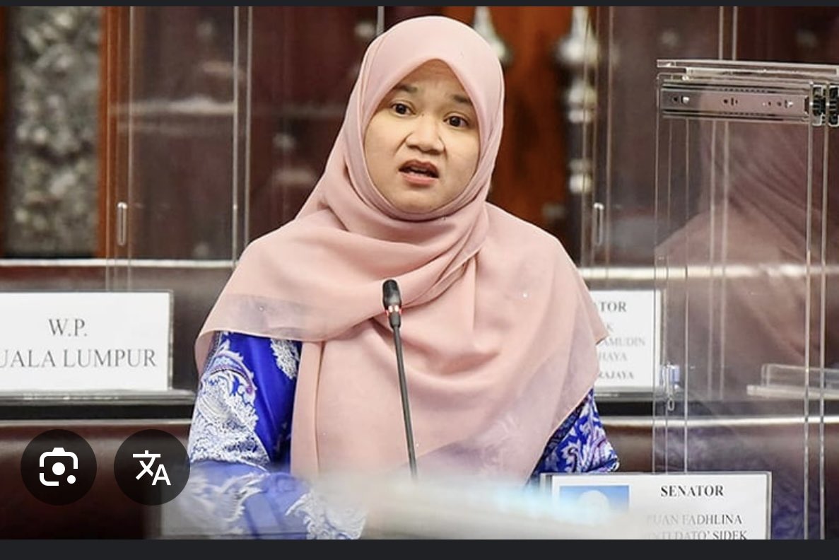 brunoeno55's tweet photo. Is Malaysia’s Education Minister soar very high with many tak-masuk-akal polisi and statements? And yes, her boss has no comment too. Silent is consent. PM must also be soaring high with her achievements so far! https://t.co/VHMxvmy2Ii