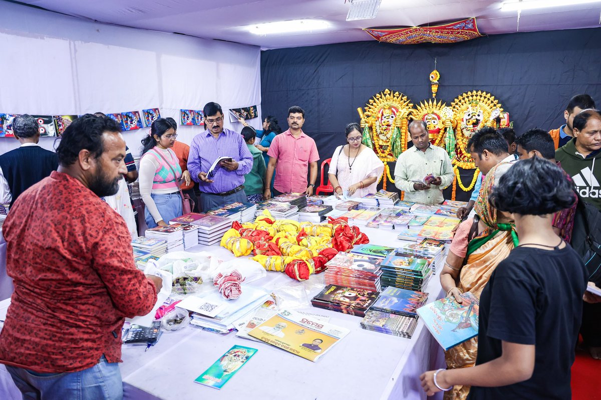 Culturedeptt's tweet photo. ଷଷ୍ଠ ଓଡ଼ିଶା ରାଜ୍ୟ ପୁସ୍ତକ ମହୋତ୍ସବ-୨୦୨୪ ୩ୟ ଦିନର କିଛି ଝଲକ୍..
#Odishaaah #Odia #Culture #Odisha #ଓଡ଼ିଆଅସ୍ମିତା #ଓଡ଼ିଆଭାଷା #odia_language #ଓଡ଼ିଶା https://t.co/TkCVqsqLHX