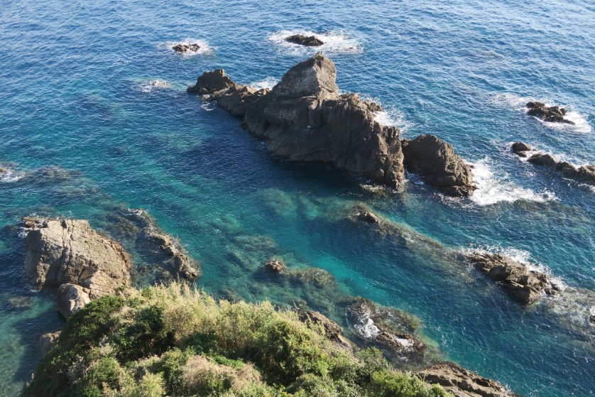 mizo19olk44's tweet photo. 伊勢志摩OLC大会
細かい路地に感動し、突然目の前に海が広がったときは「ここで大会を開いてくれて本当にありがとう」という気持ちでいっぱいだった。
運営者の方々本当にありがとうございました！

(海の写真は無加工、本当にエメラルドグリーンでした) https://t.co/PuHj1u7VsM