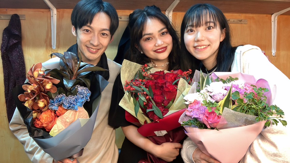 itogen13's tweet photo. フィリピンから日本に来た女性。その女性と結婚した男性。2人の間にハーフとして生まれた娘。それを取り巻く人々。それぞれの想いや葛藤を描いた作品でした。

 #マハルコ組曲 にみんなに出会えて感謝しています。本当にありがとうございました。salamat po! mahal kita🇵🇭🇯🇵

伊藤健司 役    伊藤玄紀 https://t.co/8KwkoHIOVp