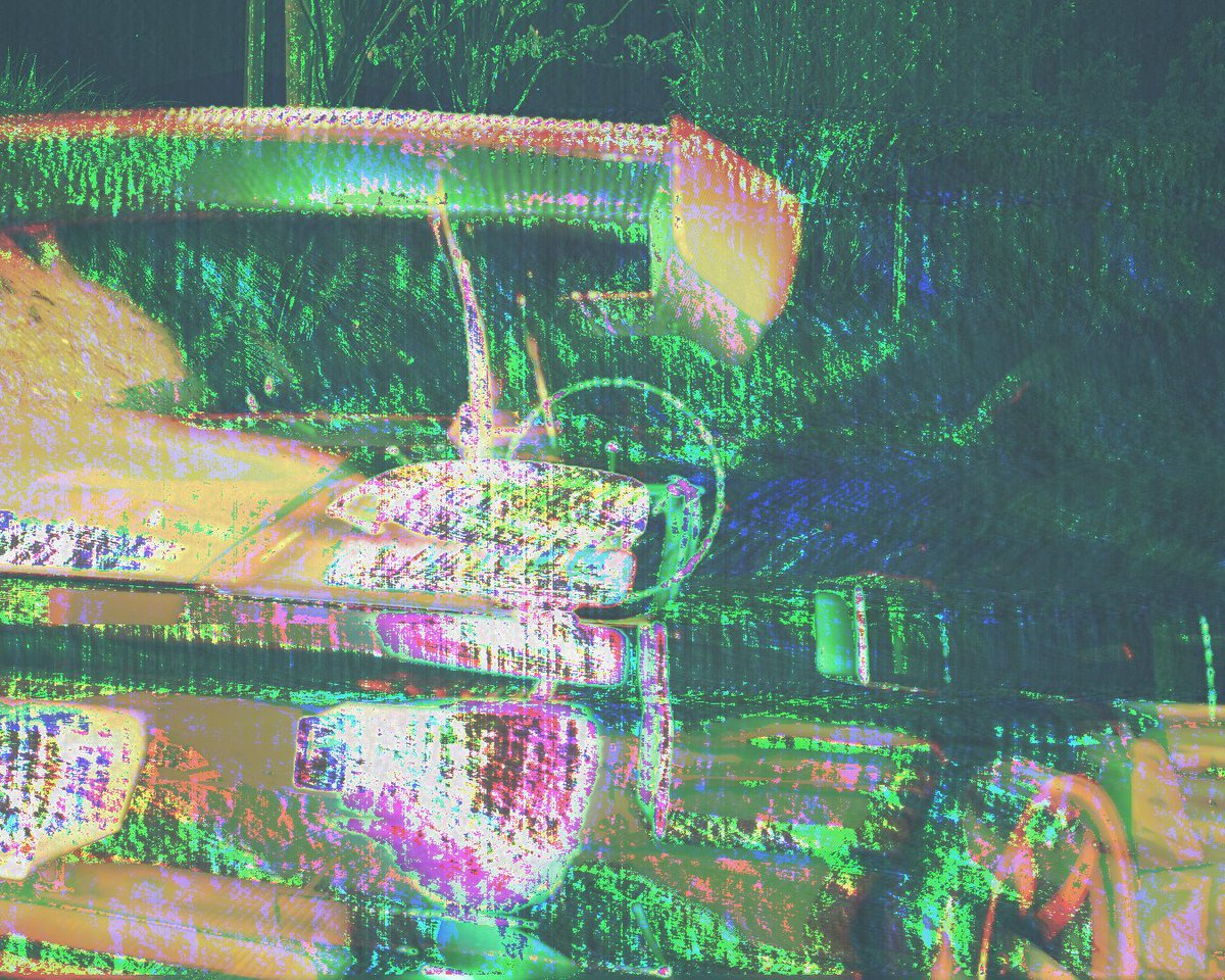 mightbeanttva's tweet photo. small thread of assetto corsa screenshots edited with audacity https://t.co/5bjW9fSe9B