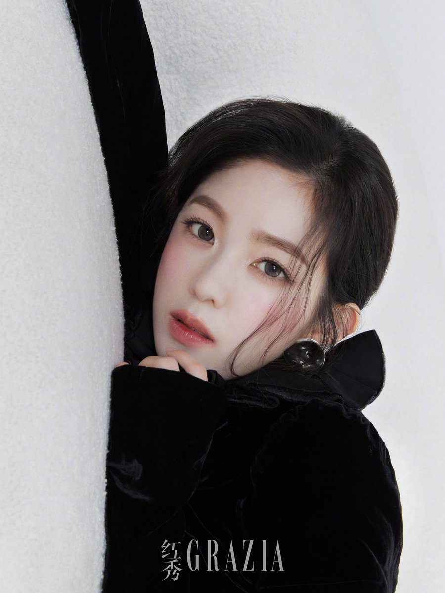 RVsmtown's tweet photo. 𝗚𝗥𝗔𝗭𝗜𝗔 𝘅 𝗜𝗥𝗘𝗡𝗘

#아이린 #IRENE
#레드벨벳 #RedVelvet
#红秀GRAZIA https://t.co/93li3q2lrI