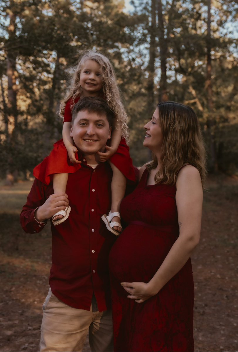 megzzbc's tweet photo. less than 3 weeks until we get to meet our newest and tiniest little princess ❤️ https://t.co/VpAwj7Cb1T