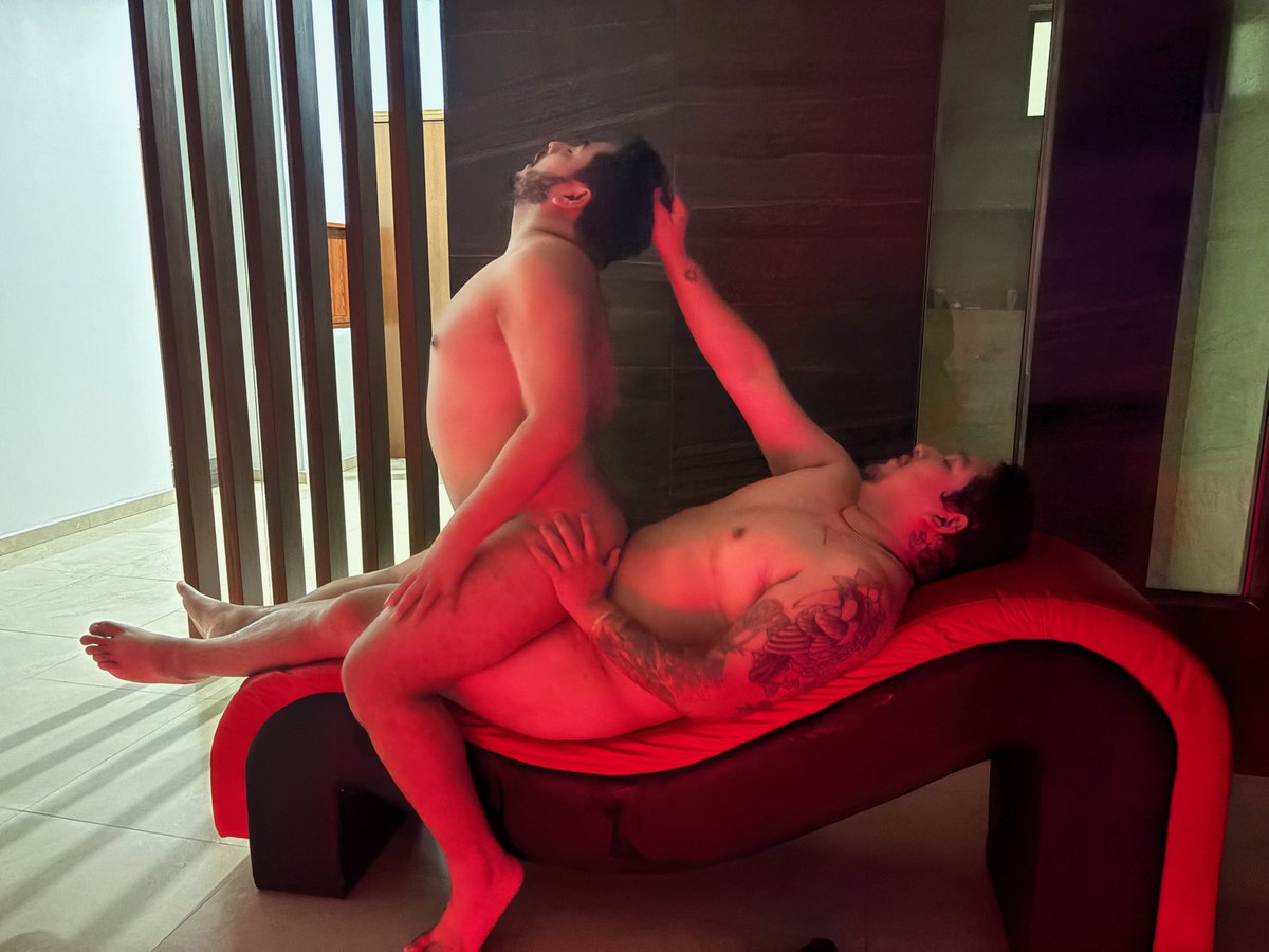 osotab2024's tweet photo. Recordando lo que se siente ir a un motel #moteleando #Lua #gorditos #gaytab #osostab
@TikitakaVhsa @PAJARITOVHSAOFC @EncuentroGayTab @EncuentroGayVhs @gaypornvideoxxx @ChubbyTab https://t.co/SbZmeKy0iP