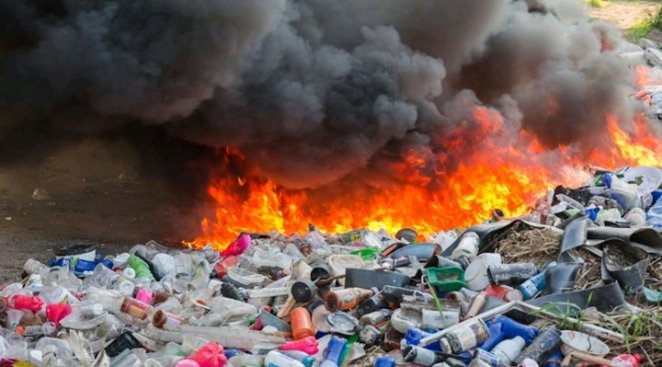 JAMES757694278's tweet photo. Burning plastic waste is NOT the answer! It releases toxic emissions, accelerates climate change, and pollutes our environment. Let's switch to a circular economy, reduce waste, and promote recycling! #BreakFreeFromPlastic #Sustainability"@judithcallagha9 @UNDPUganda @AcaaPamela https://t.co/K09NNX5uX8