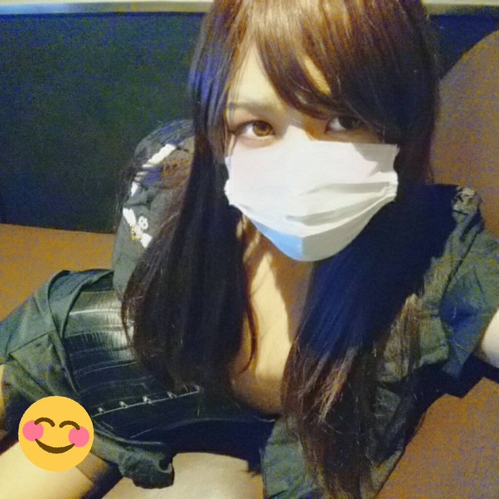 #イラストと描いた人 
白っぽいのと黒っぽいのと 