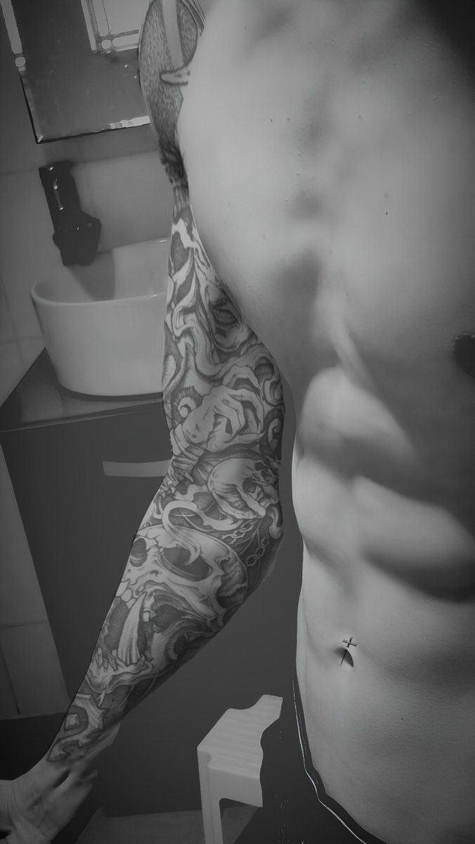 ㅤㅤdulce o que se deje follar en el cementerio o en una iglesia.