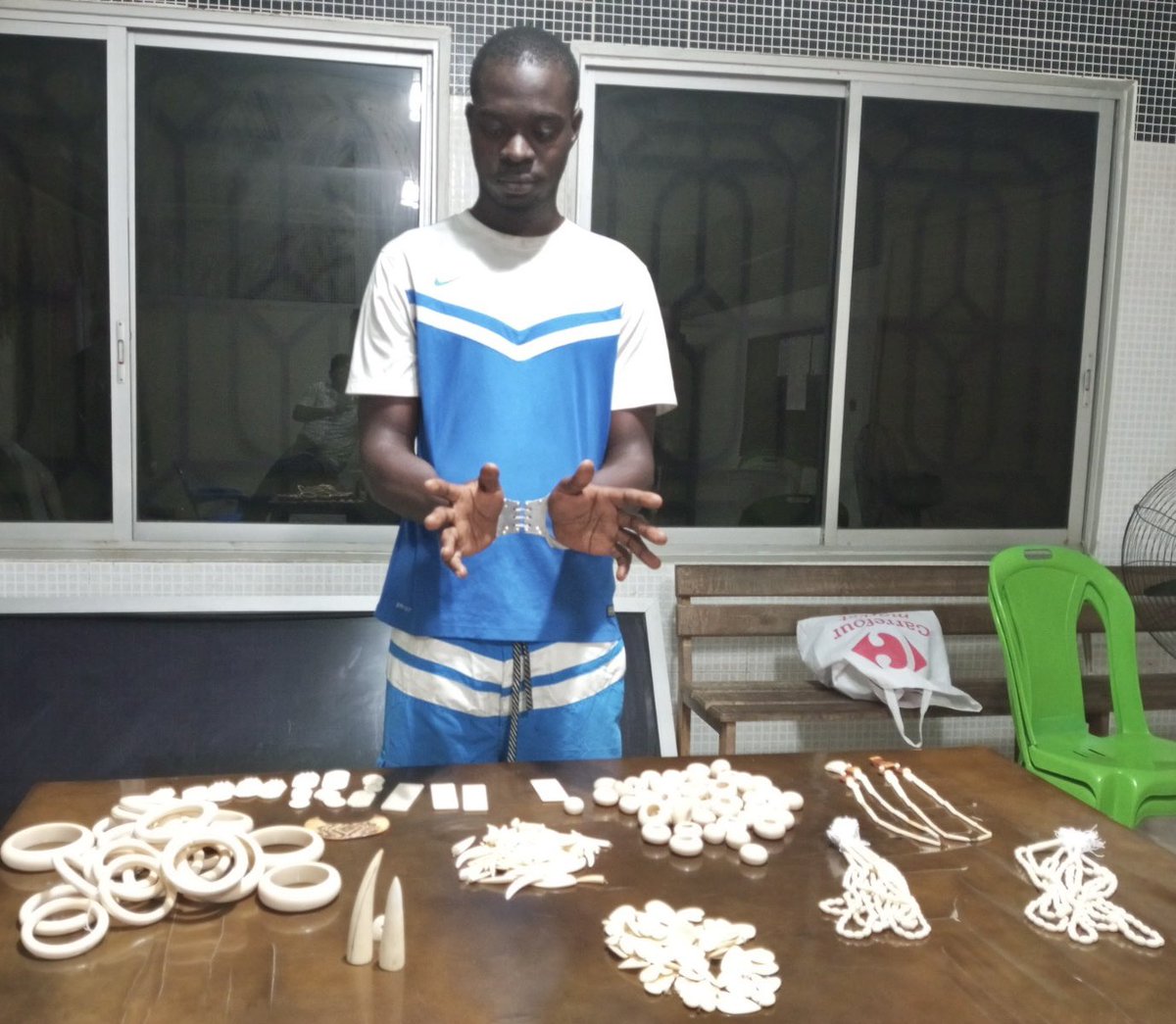 EAGLE Côte d’Ivoire - 4 major traffickers arrested in Abidjan in a crackdown on the notorious Koumassi criminal ring. 
They were connected to two Asian criminal syndicates and supplied them with large quantities of ivory and pangolin scales.