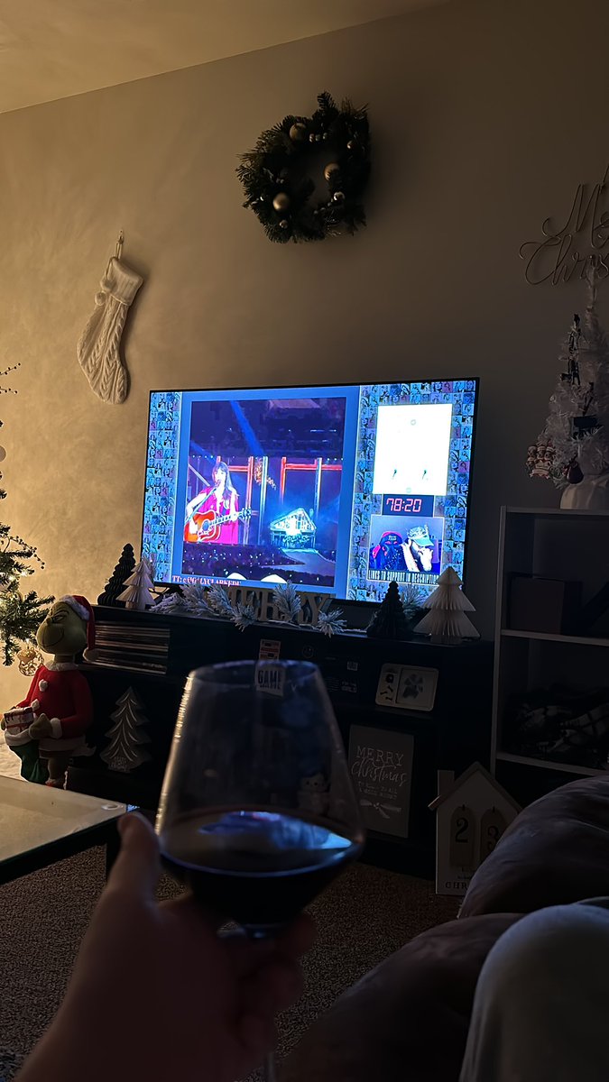 jadamski19's tweet photo. One last Eras Tour live stream w/ @Ammirio very very unwell… #TSTheErasTour @taylornation13 https://t.co/ruu2v8WJE9