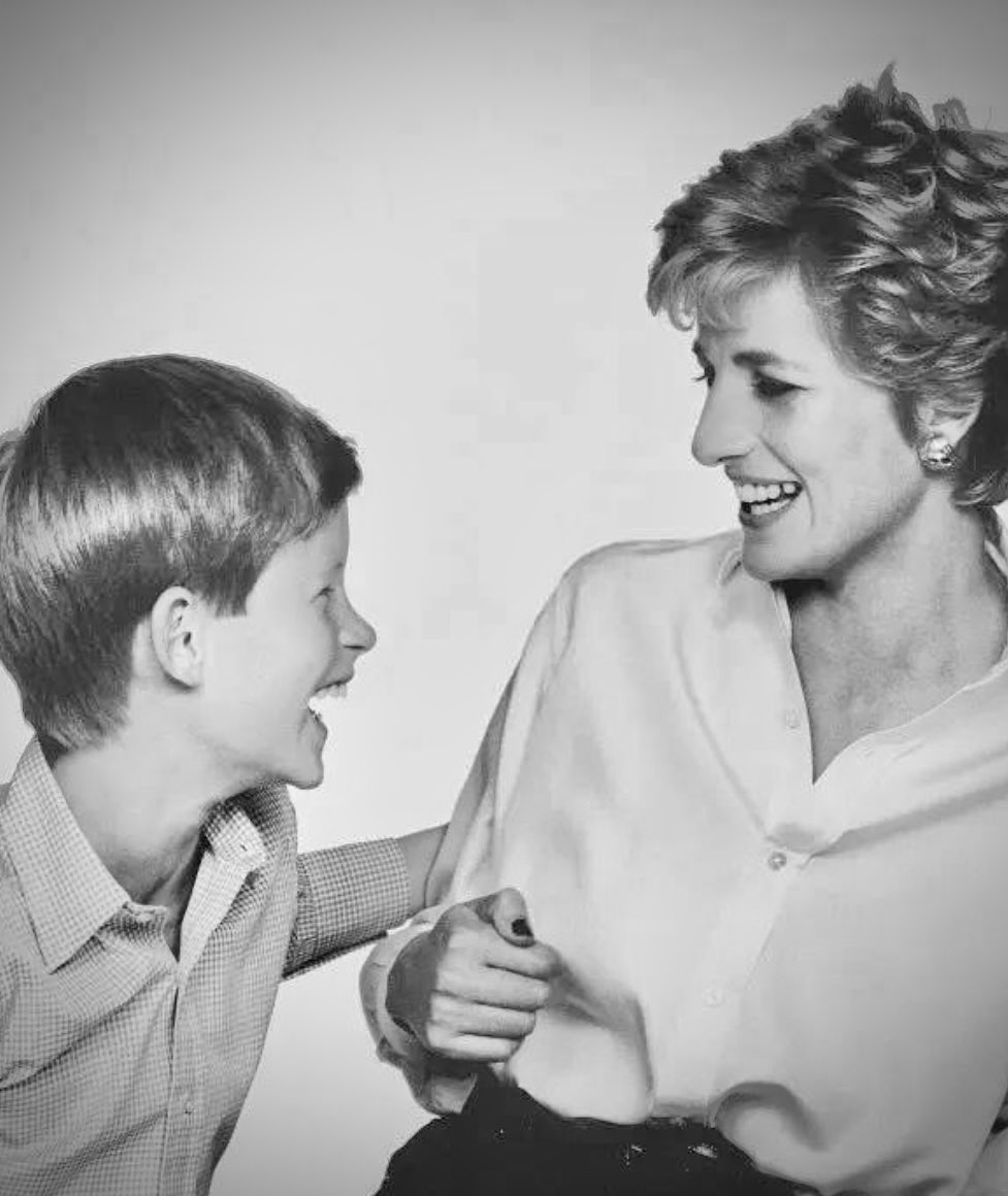 mary_ndlela's tweet photo. Prince Harry 👊🏽. Princess Diana's only son. https://t.co/WW5awziIf9