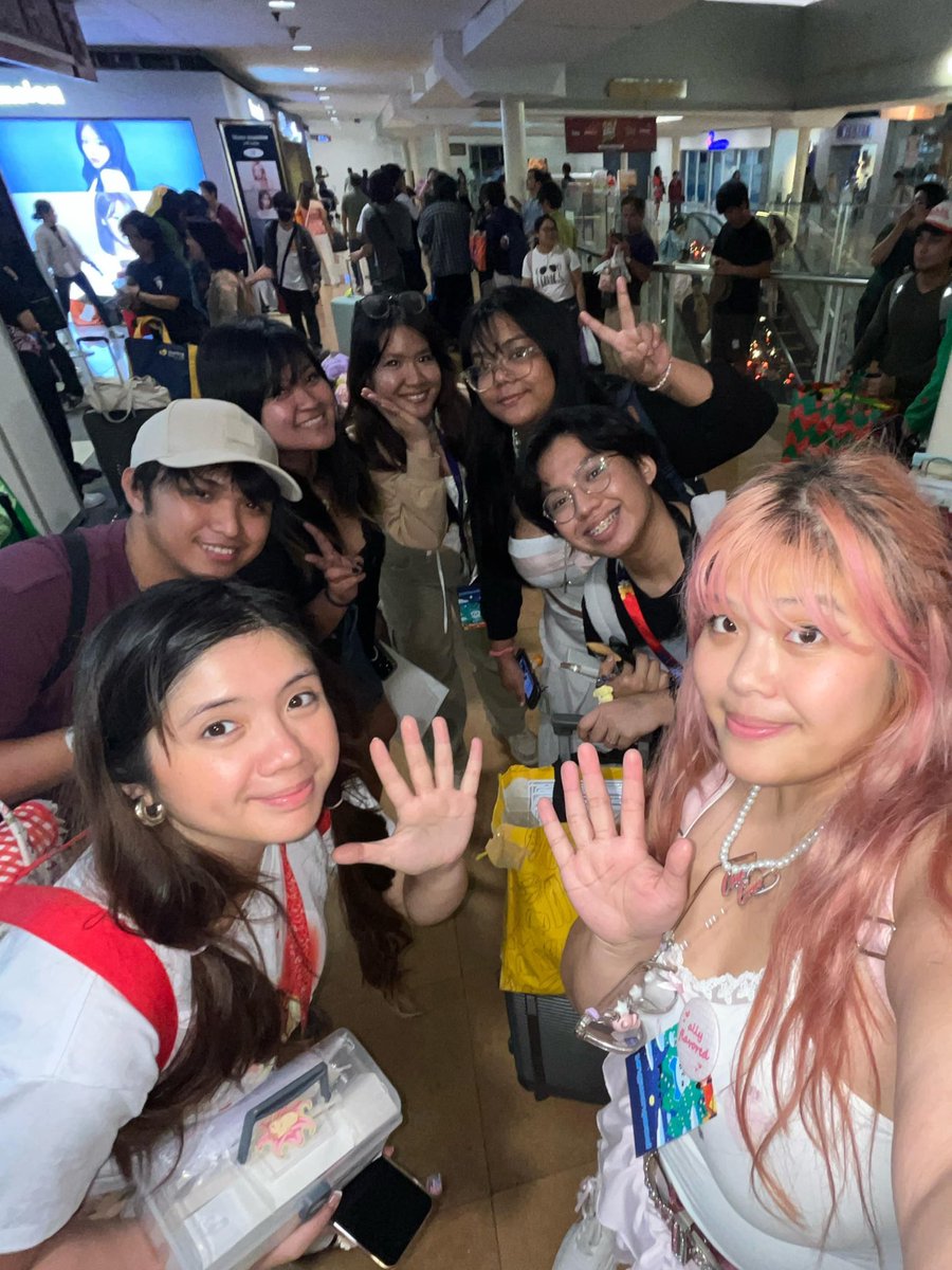 thank you for the fun paskomiket :> especially to these people who supported me to make this happen 💫