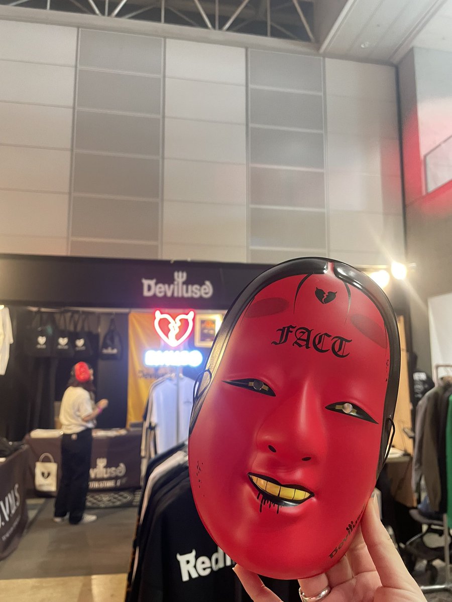 flagstore_staff's tweet photo. 🔥REDLINE ALL THE FINAL🔥
close🚩

壮絶な二日間！満身創痍です！笑
先日までBOOTH行く時間あるかなー🤔って言ってたのに皆様たくさん遊びに来ていださって本当に嬉しかったです😭🫶
久しぶりの方も初めての方もありがとうございました🔥

感動も興奮も全部詰まってて最高でした！！
REDLINE最強🔥🔥 https://t.co/ljRy4Idil8