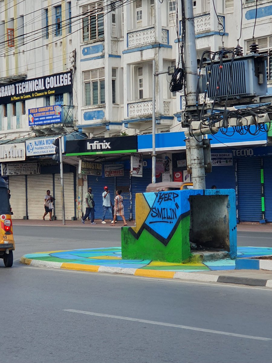 carolkuyo's tweet photo. Leaped with joy when I saw this along Digo road, Mombasa. 
May we embrace more art in our spaces👌🏾 https://t.co/iDzJrT1YQQ