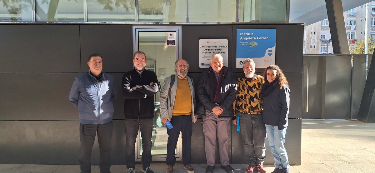 <a href="/insaferrer/">insaferrer</a> Ens va visitar Abraham Arcavi, del Weizman Institute, amb <a href="/DeulofeuJordi/">jordideulofeu</a> . Arcavi és expert en Lesson Study, una metodologia de planificació, observació i avaluació entre iguals que contribueix al desenvolupament professional docent. Cap aquí és cap a on hem d'anar.
