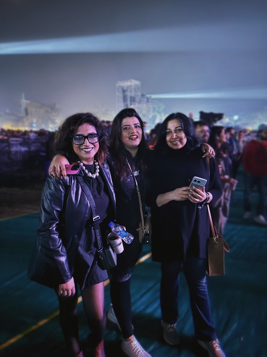 Ujjaini Mukherjee (@ujjainimjee) on Twitter photo There I was, This was me.. last night when <a href="/bryanadams/">Bryan Adams</a> came to town.. 🌸🤩🎅🏼
#bryanadamslive #sohappyithurts There I was, This was me.. last night when <a href="/bryanadams/">Bryan Adams</a> came to town.. 🌸🤩🎅🏼
#bryanadamslive #sohappyithurts