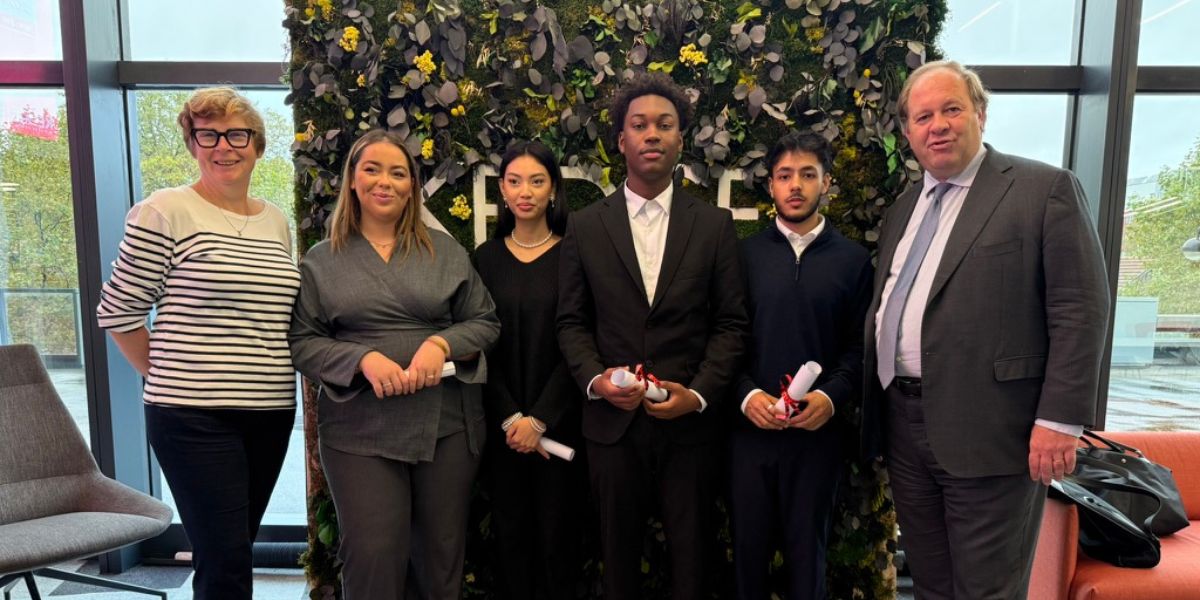 Entrepreneuriat : Merci à La Fondation Le Roch-Les Mousquetaires pour son soutien exceptionnel auprès des étudiants de <a href="/KedgeBS/">KEDGE Business School</a> ! 🤝

🎙️ Découvrir les interviews ➡️ entrepreneurship.kedge.edu/actualites/lau… 

#Paris #Bourse #Bachelor #Entrepreneurs