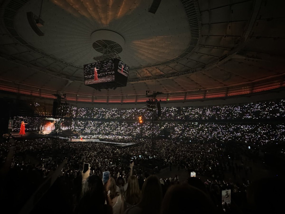 tswifterastour's tweet photo. ❤️ https://t.co/rYhBJFweH6