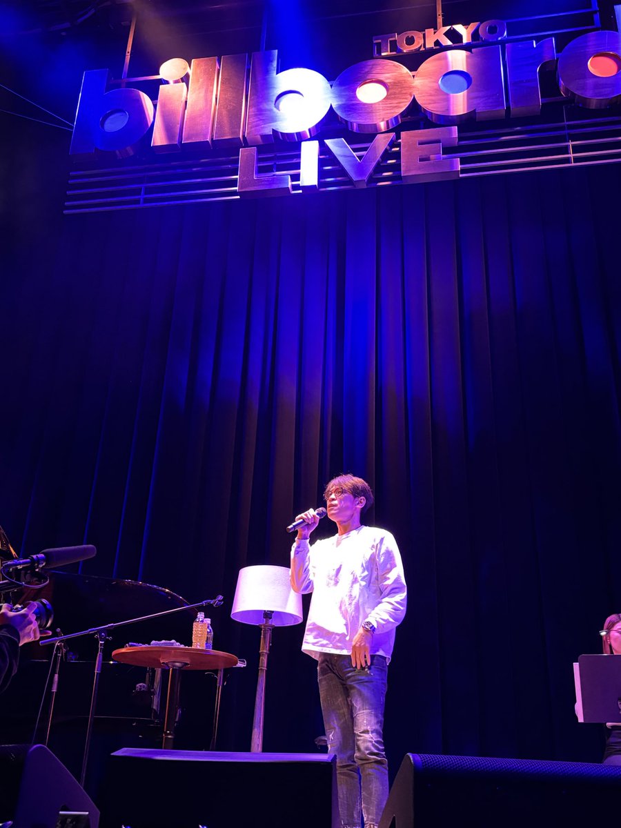 20thCentury_SIN's tweet photo. ソロLive 
Billboard Live TOKYO

お客様と共に素敵な時間を過ごす事が
出来ました。
後輩の誠也も遊びに来てくれて
リラックスして楽しめました。

皆さんありがとうございました！
そしていつかまた！
#どーぞ

坂本

#20thCentury
#トニセン
#末澤誠也 https://t.co/2nMJa5EB1S