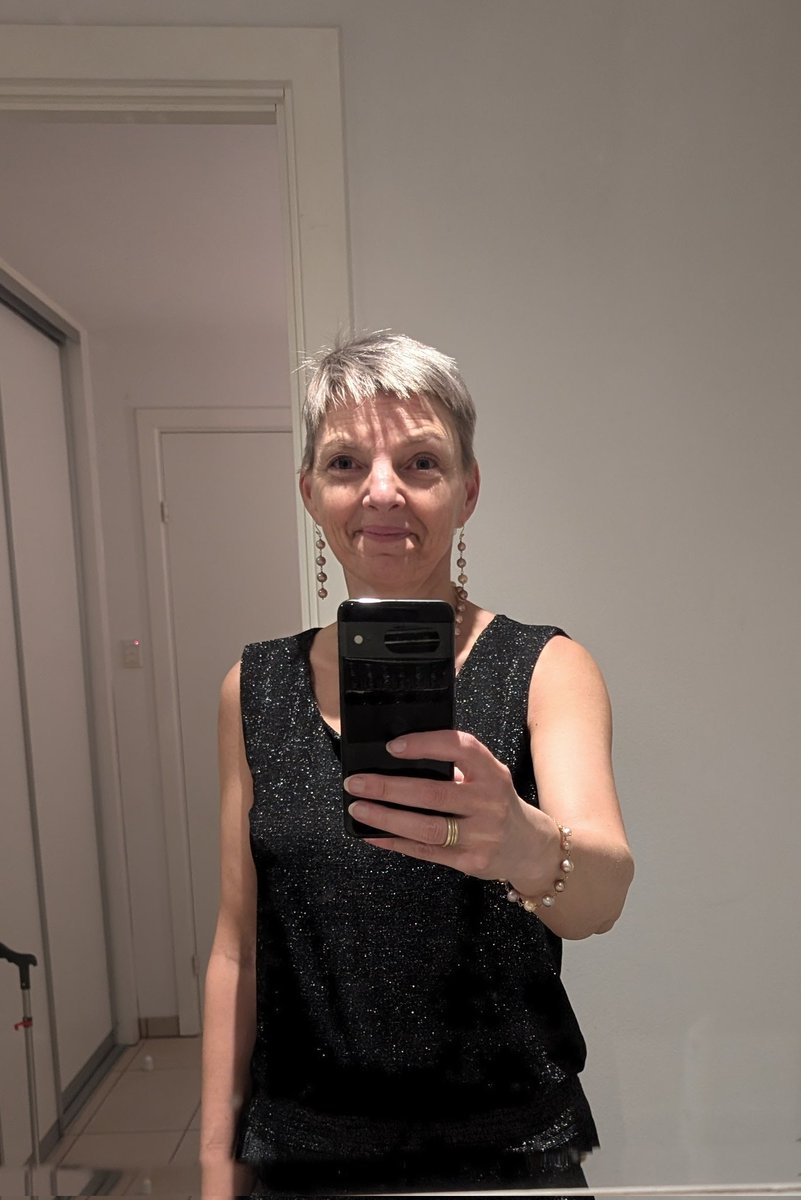 piavive's tweet photo. @BlackHelle Tak til dig for de komplimenter, jeg fik til julefrokosten fredag 💜 https://t.co/JQrbqfZlfN