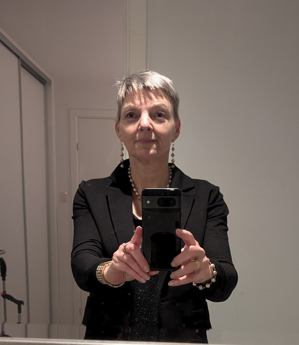 piavive's tweet photo. @BlackHelle Tak til dig for de komplimenter, jeg fik til julefrokosten fredag 💜 https://t.co/JQrbqfZlfN