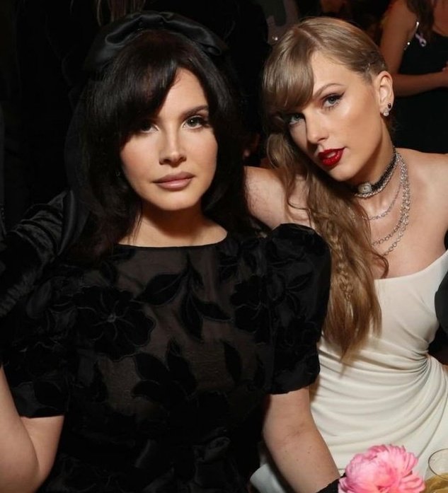 TR5PICO's tweet photo. 🧵 | Taylor swift being a Lana Del Rey stan, a long thread for Taylana stans 🎀 : https://t.co/WeIRo4uZDK