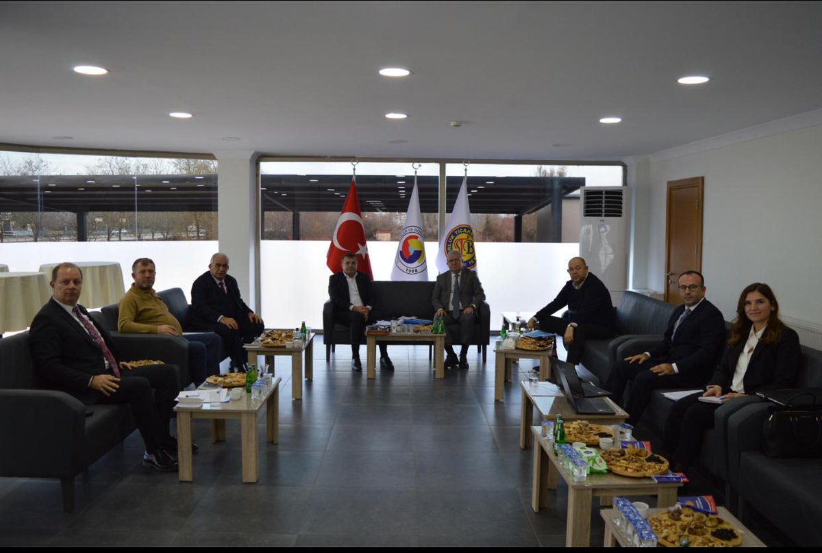 marmaraupak's tweet photo. MARMARA ÜPAK YÖNETİM KURULU TOPLANTISI

Marmara Ürün Piyasası Aracı Kurumu A.Ş. (Marmara ÜPAK) Yönetim Kurulu Toplantısı, 06 Aralık 2024 tarihinde Susurluk Ticaret Borsası ev sahipliğinde gerçekleştirildi.  1/6 https://t.co/dns51vrWOS