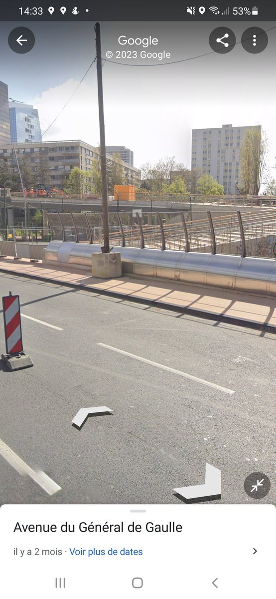 David92801's tweet photo. @bloomee @GbikeA @villedeputeaux @ParisLaDefense Je pense que @ParisLaDefense ne souhaite pas cette piste cyclable 
Avant les travaux de Rose il y avait par exemple au niveau du pont une piste cyclable (avec des arbres). PLD a souhaité mettre une 3 voies  à la place (photos avant /après) et mettre en avant 1 style particulier https://t.co/CAvu0o3YIb